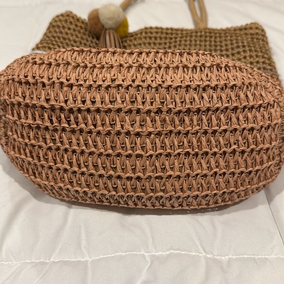 ⚫️⚫️ OLD NAVY COLOR-BLOCKED STRAW TOTE - Picture 8 of 9